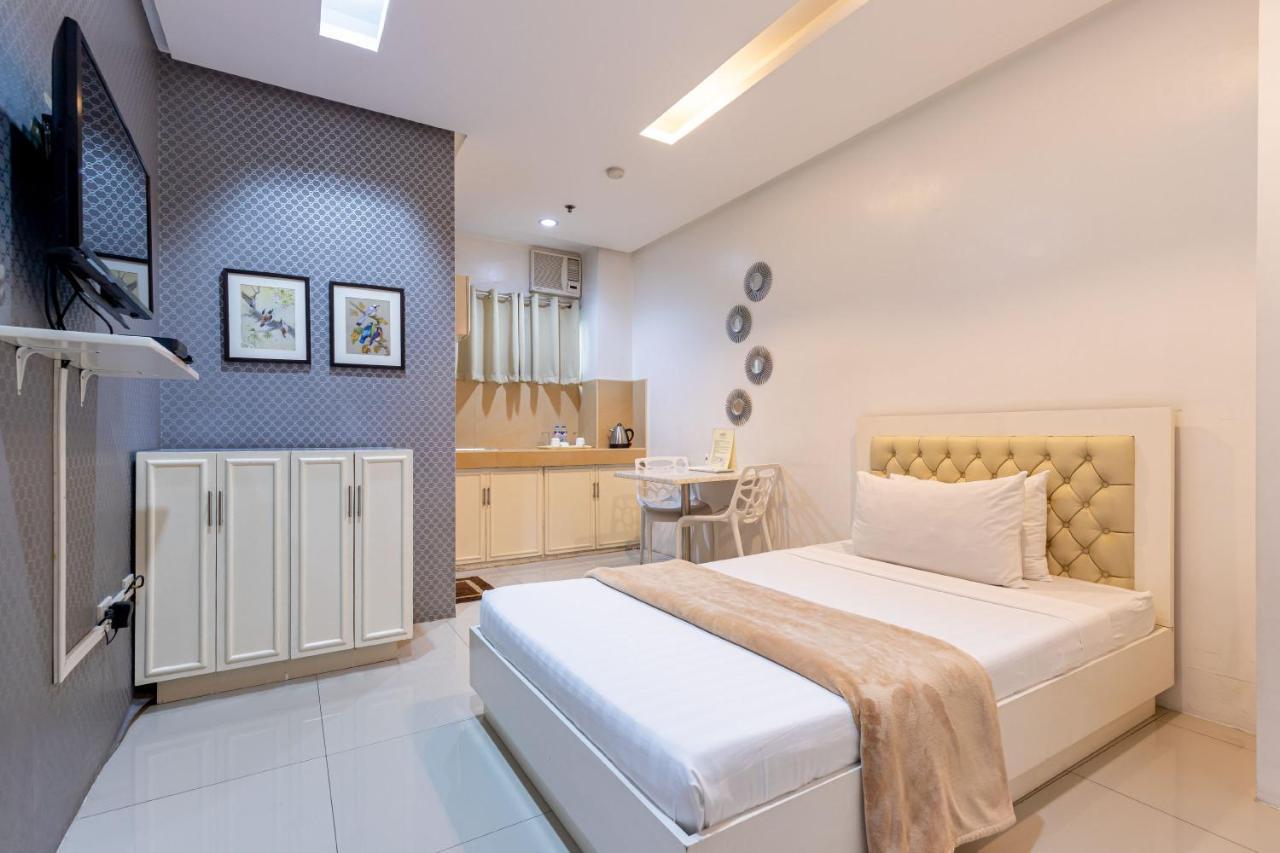 Baymont Suites&Residences Paranaque City Extérieur photo