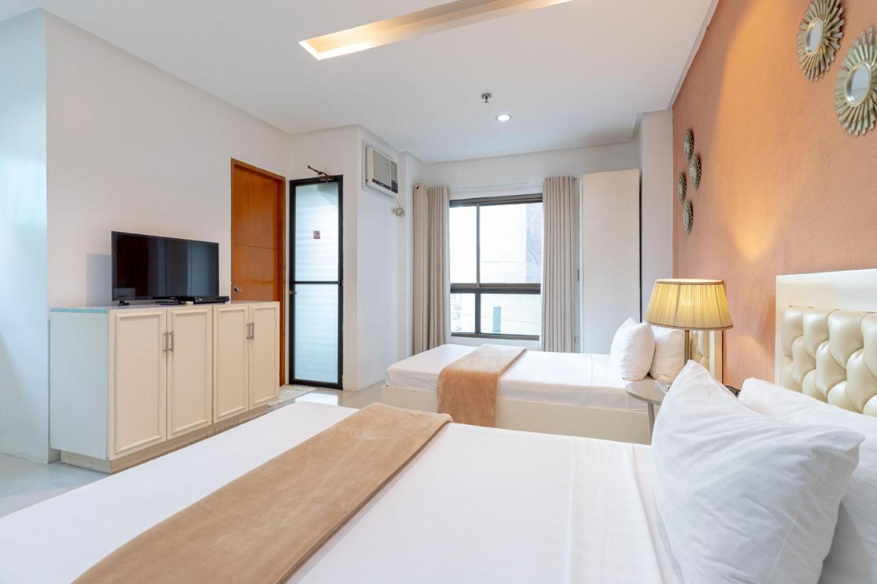 Baymont Suites&Residences Paranaque City Extérieur photo