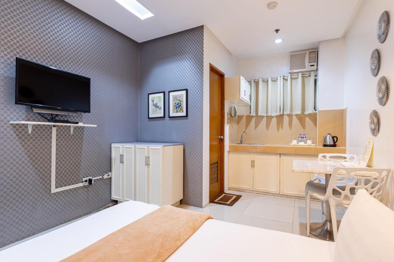 Baymont Suites&Residences Paranaque City Extérieur photo