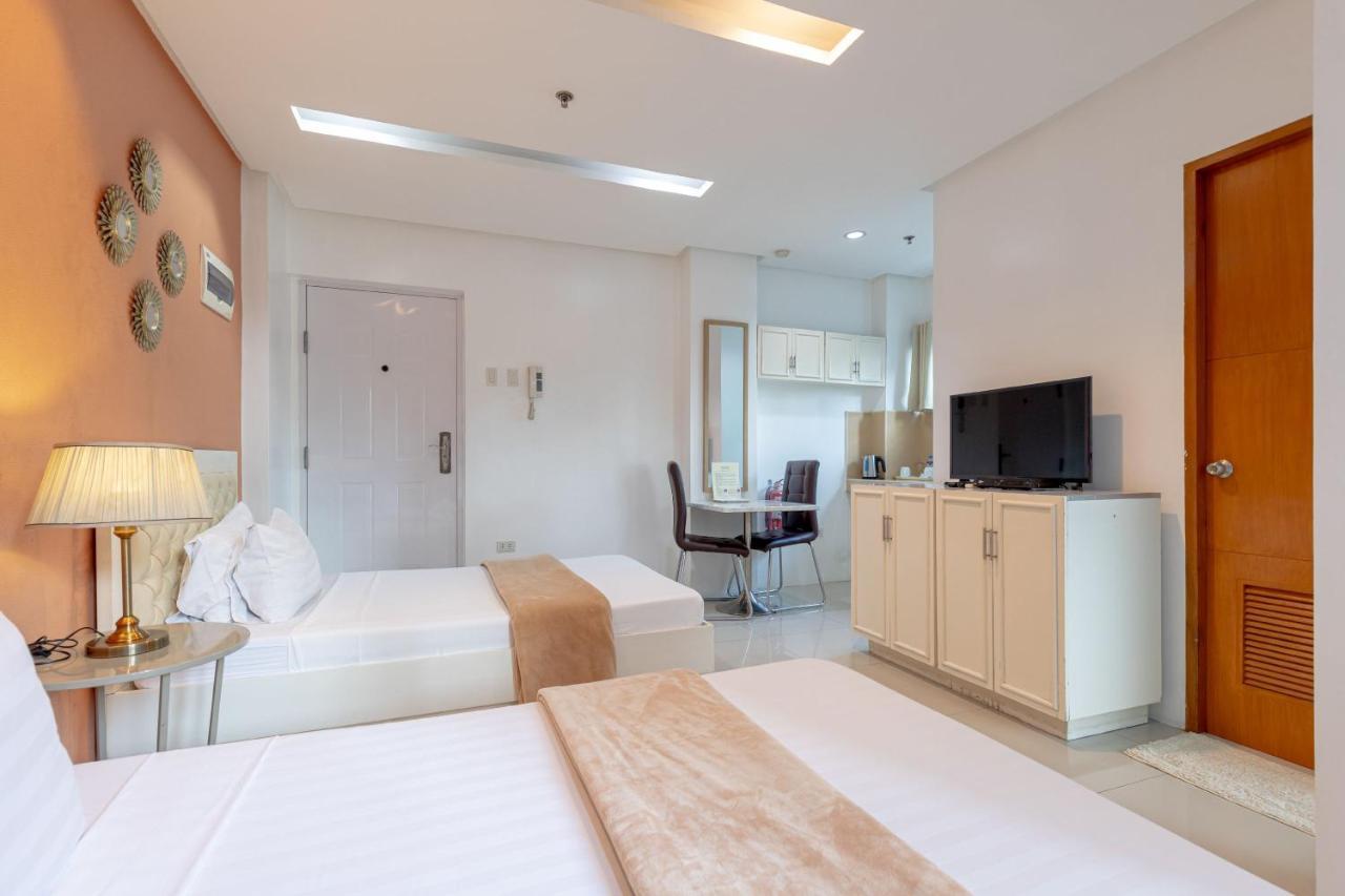 Baymont Suites&Residences Paranaque City Extérieur photo